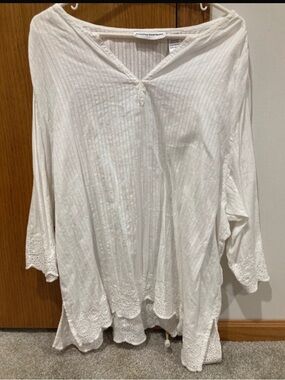 Cathy Daniels Cream-White Textured V-Neck Tunic Top